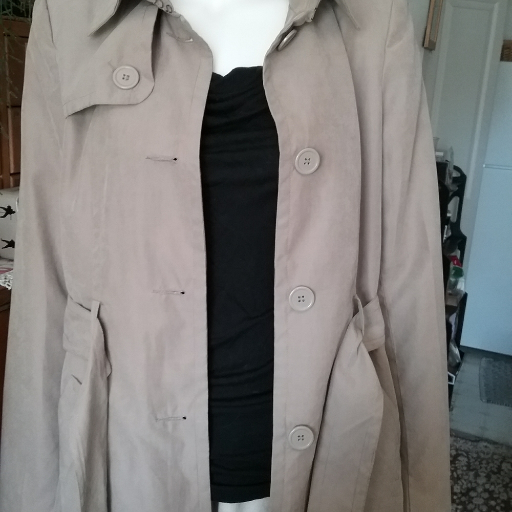 TEX Trench Coat - Picture 3 of 11